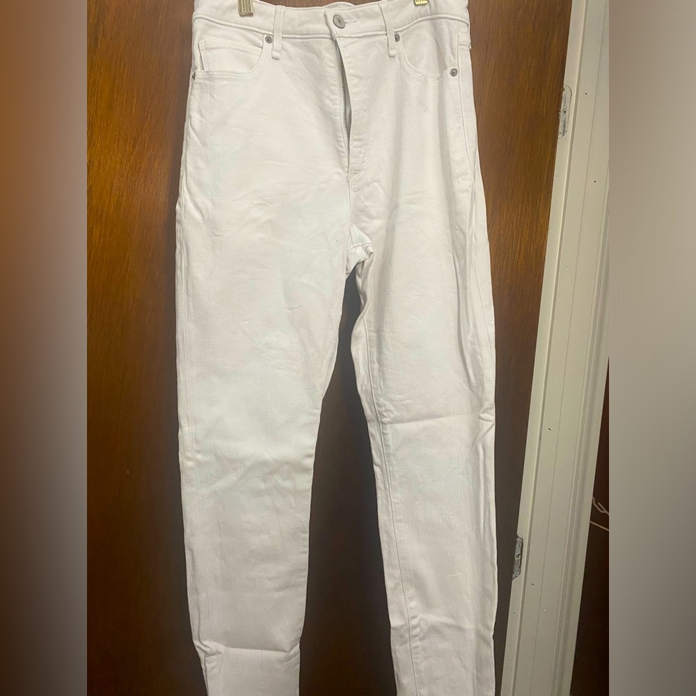 Abercrombie white skinny ankle Jean with fray detail